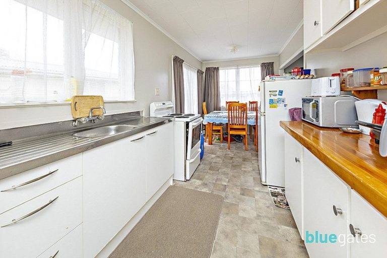 Photo of property in 6 Joanne Place, Rosehill, Papakura, 2113