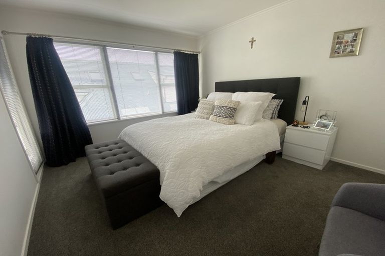 Photo of property in 4/221 Hurstmere Road, Takapuna, Auckland, 0622