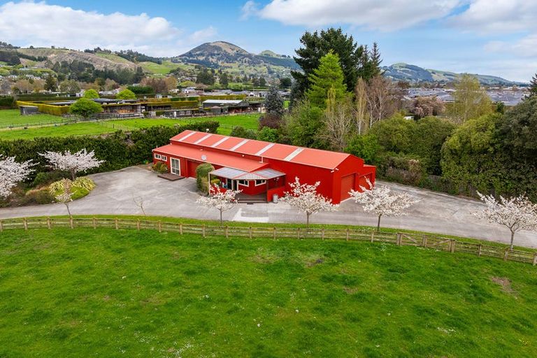 Photo of property in 100 Wingatui Road, Mosgiel, 9024