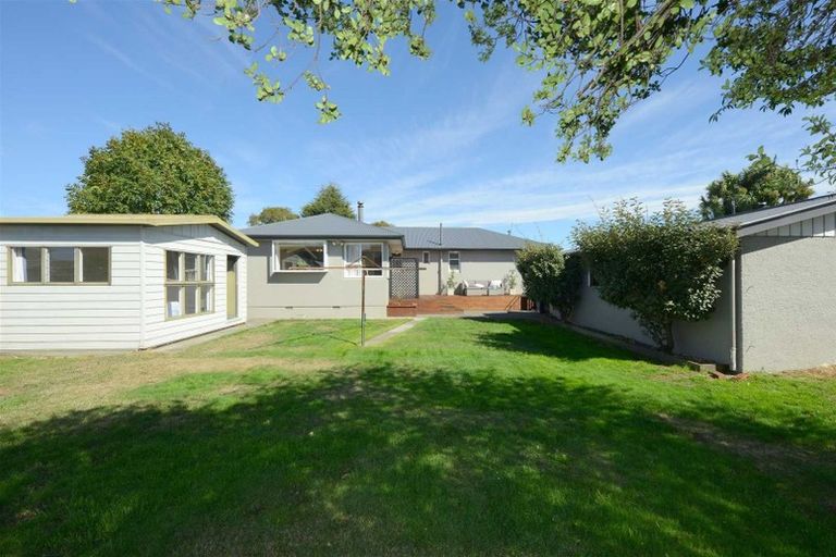 Photo of property in 39 Middlepark Road, Sockburn, Christchurch, 8042