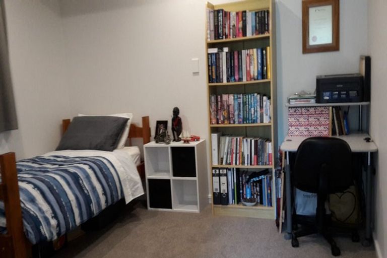 Photo of property in 3a Peckham Grove, Tawa, Wellington, 5028