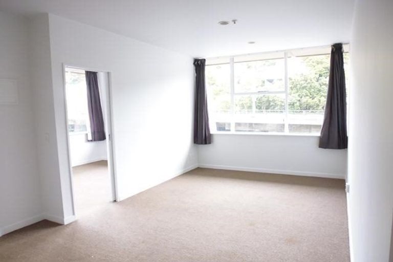 Photo of property in Terrace Tower Apartments, 3e/126 The Terrace, Wellington Central, Wellington, 6011