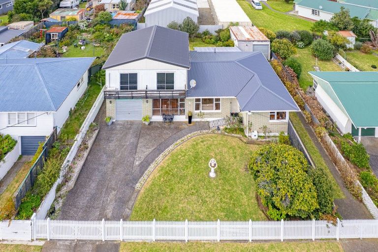Photo of property in 39 Victoria Street, Patea, 4520
