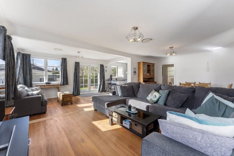 Photo of property in 5 Prouse Grove, Silverstream, Upper Hutt, 5019