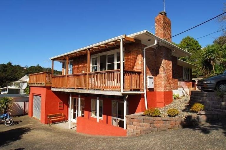 Photo of property in 1 Lauderdale Road, Birkdale, Auckland, 0626