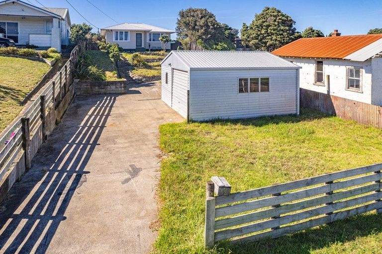 Photo of property in 12 Matai Street, Castlecliff, Whanganui, 4501
