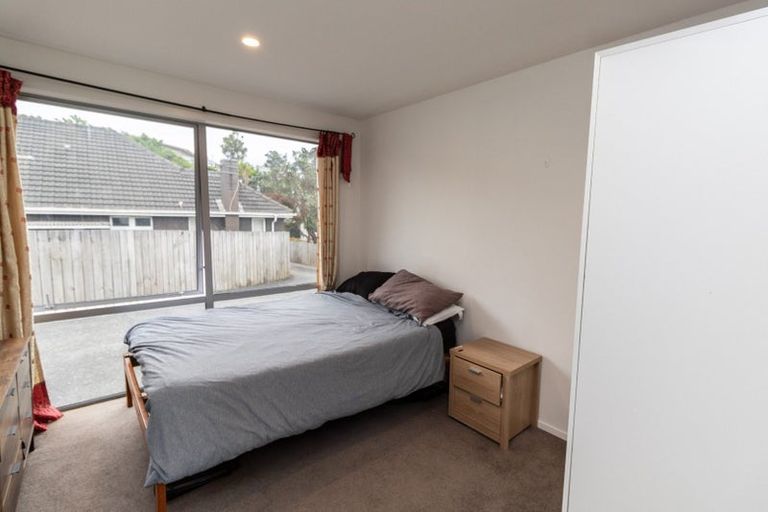 Photo of property in 48a Bassett Road, Johnsonville, Wellington, 6037