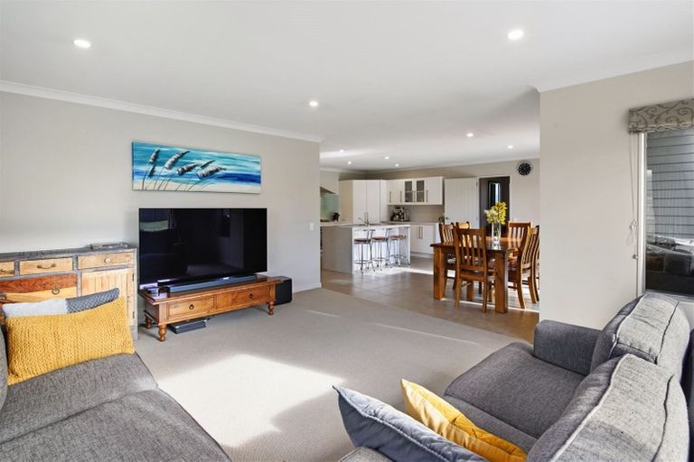 Photo of property in 26 Okarito Avenue, Levin, 5510