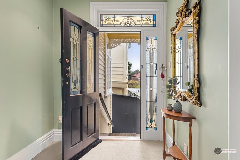 Photo of property in 6 Hawker Street, Mount Victoria, Wellington, 6011