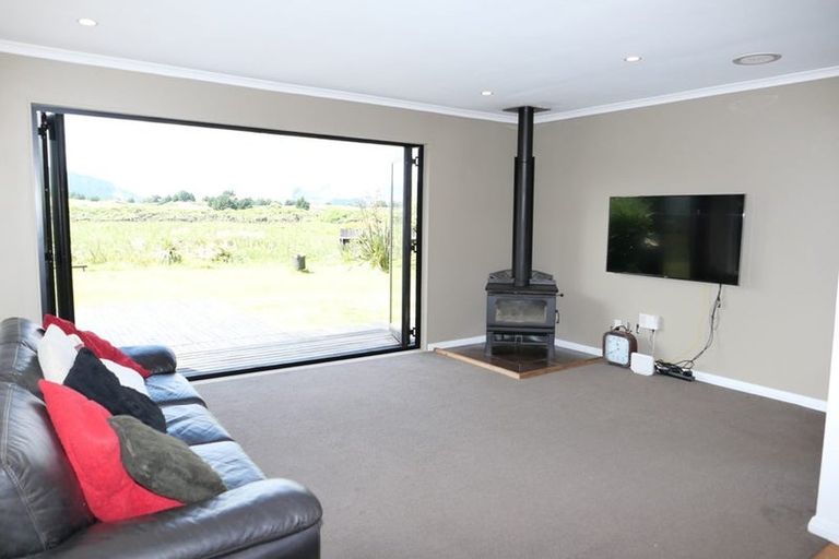 Photo of property in 48 Rutherford Drive, Waikanae Beach, Waikanae, 5036