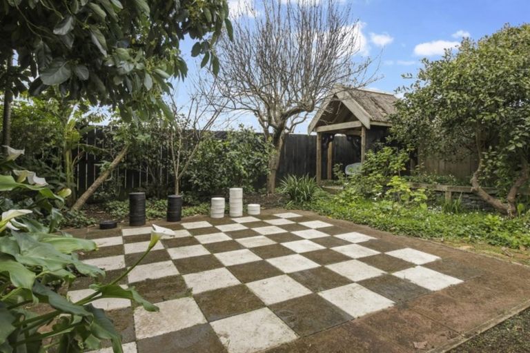 Photo of property in 51 Coronation Road, Mangere Bridge, Auckland, 2022