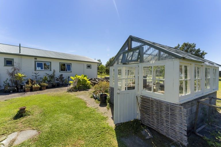 Photo of property in 150 No 2 Line, Okoia, Whanganui, 4572