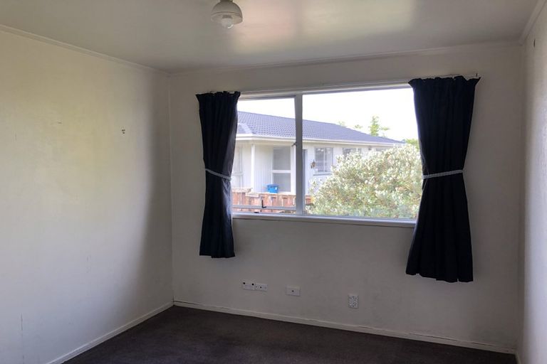 Photo of property in 27 Lisa Rise, Half Moon Bay, Auckland, 2012