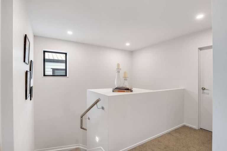 Photo of property in 9/60 Kelman Road, Kelston, Auckland, 0602