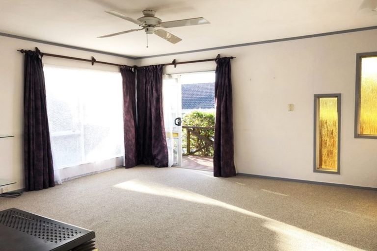 Photo of property in 1/127 Pigeon Mountain Road, Half Moon Bay, Auckland, 2012