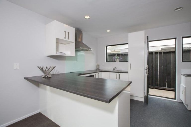 Photo of property in 2a Kamara Road, Glen Eden, Auckland, 0602