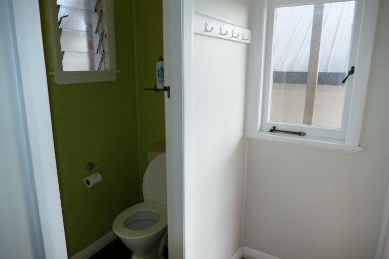 Photo of property in 77 Lake Road, Devonport, Auckland, 0622