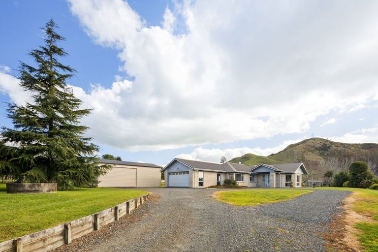 Photo of property in 10 Parker Road, Huntly, 3771