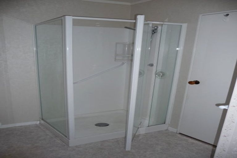 Photo of property in 2/63 Main Road, Titahi Bay, Porirua, 5022