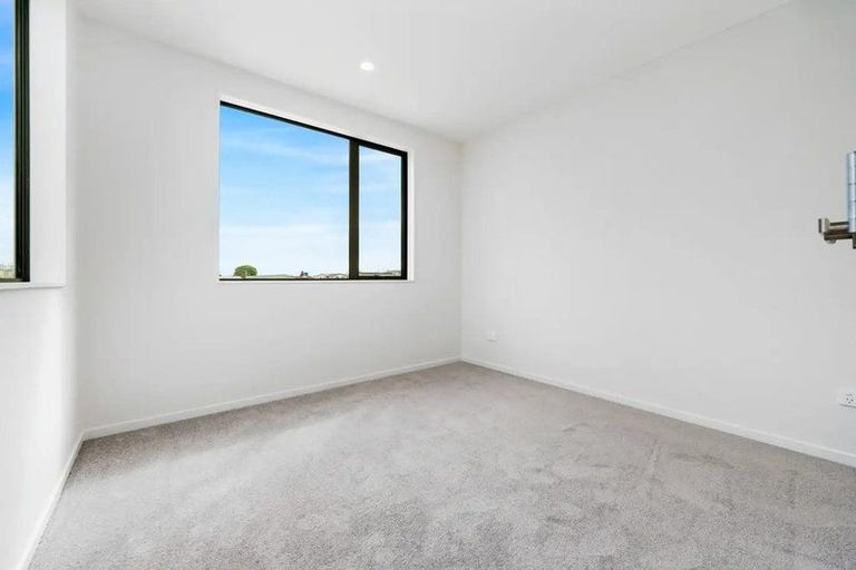 Photo of property in 24 Clayden Shuttleworth Street, Papakura, 2110