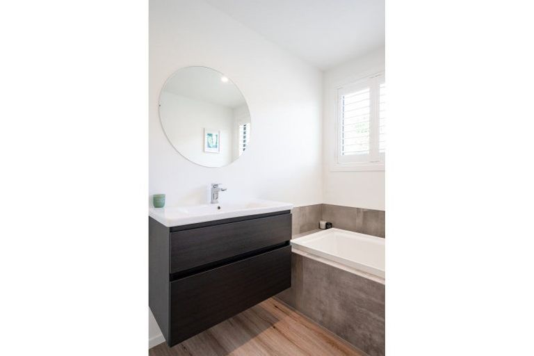 Photo of property in 6 Platinum Ridge, Wanaka, 9305