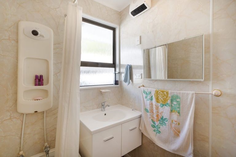 Photo of property in 34 Takapuwahia Drive, Takapuwahia, Porirua, 5022