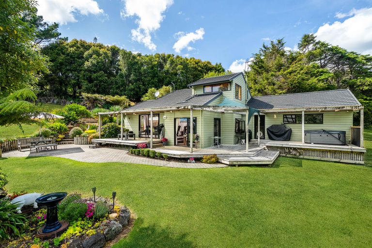 Photo of property in 168 Carter Road, Oratia, Auckland, 0604