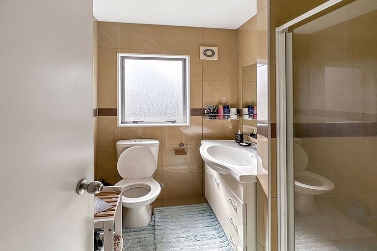 Photo of property in 60 Trevor Hosken Drive, Wiri, Auckland, 2104