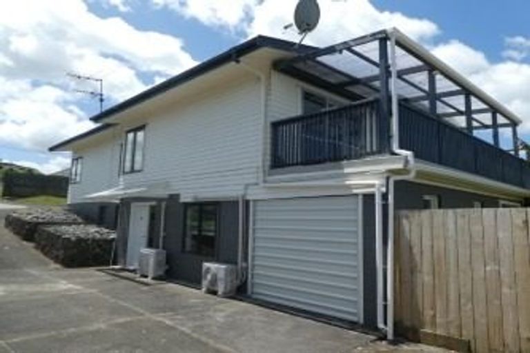 Photo of property in 81 Hobsonville Road, West Harbour, Auckland, 0618