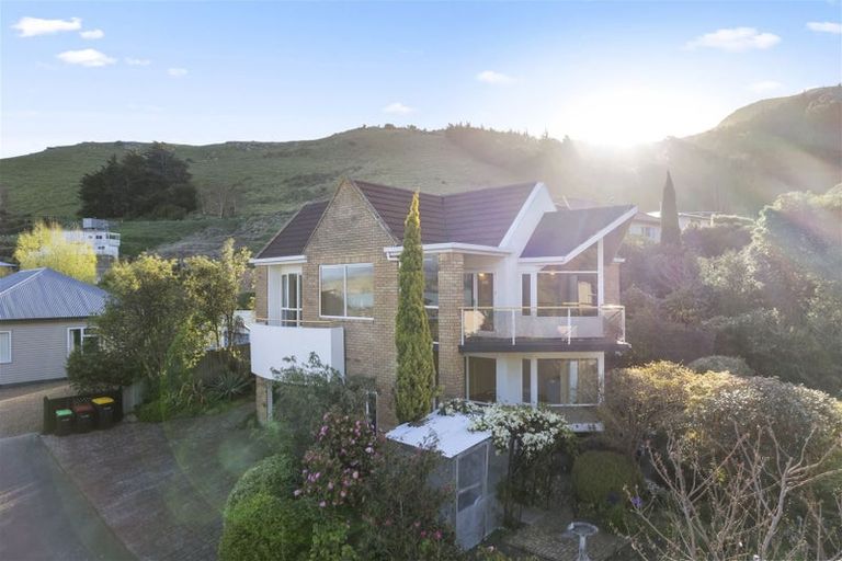 Photo of property in 11 Kaikomako Place, Cass Bay, Lyttelton, 8082