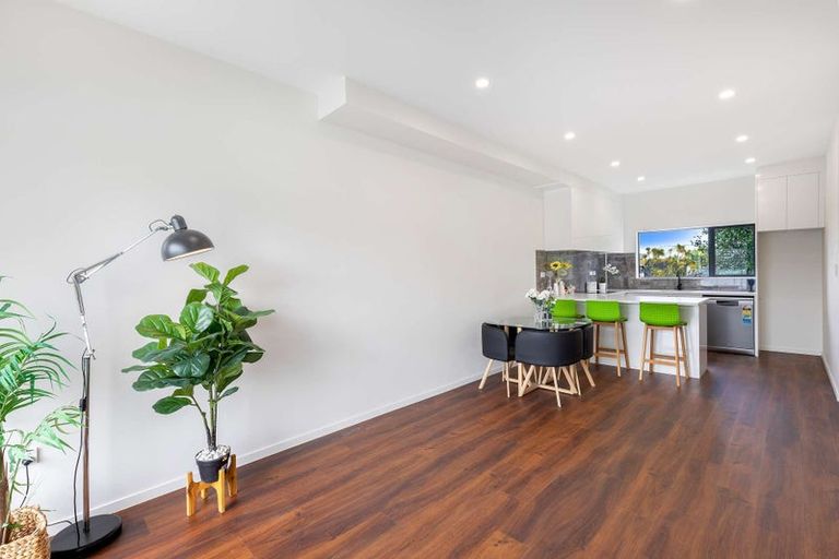 Photo of property in 3/68 Smythe Road, Henderson, Auckland, 0612