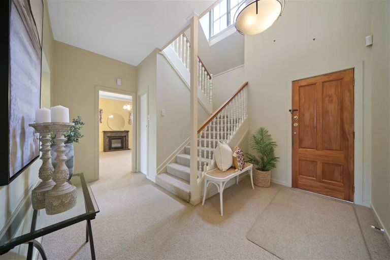 Photo of property in 296 College Street, West End, Palmerston North, 4410