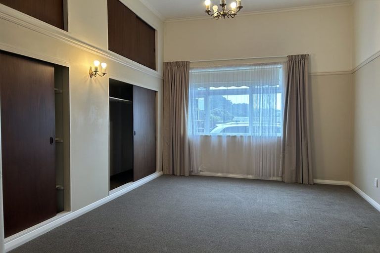 Photo of property in 36 The Parade, Island Bay, Wellington, 6023