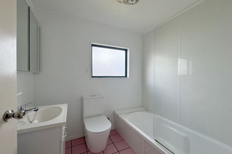 Photo of property in 95 Hyperion Drive, Randwick Park, Auckland, 2105