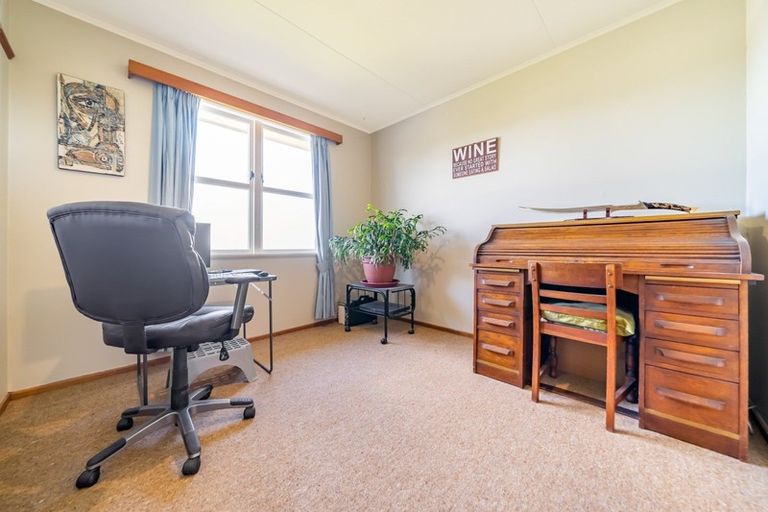 Photo of property in 26 Akatea Road, Korokoro, Lower Hutt, 5012