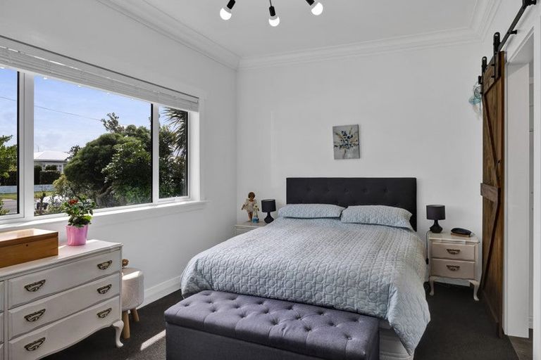 Photo of property in 18 Albion Street, Hawera, 4610