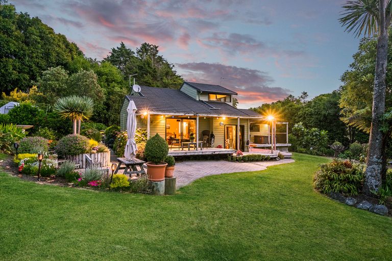 Photo of property in 168 Carter Road, Oratia, Auckland, 0604
