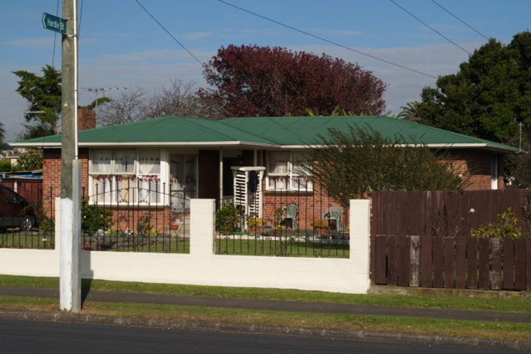 Photo of property in 261 Robertson Road, Mangere East, Auckland, 2024