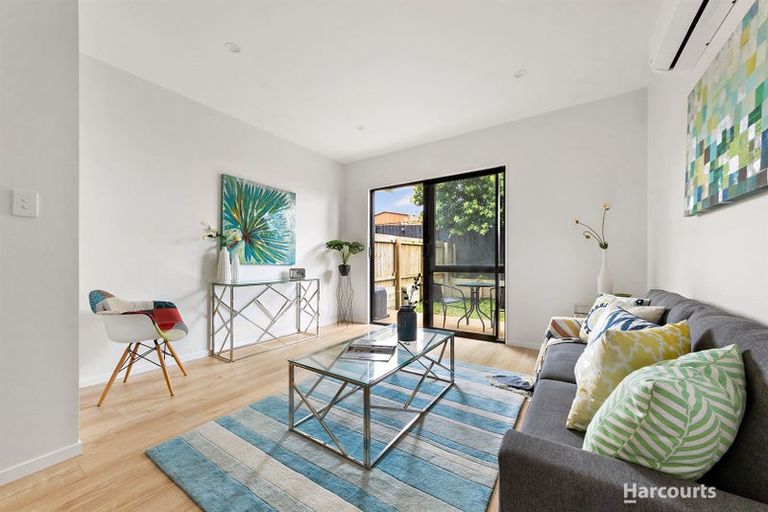 Photo of property in 2/8 Kereru Street, Henderson, Auckland, 0612