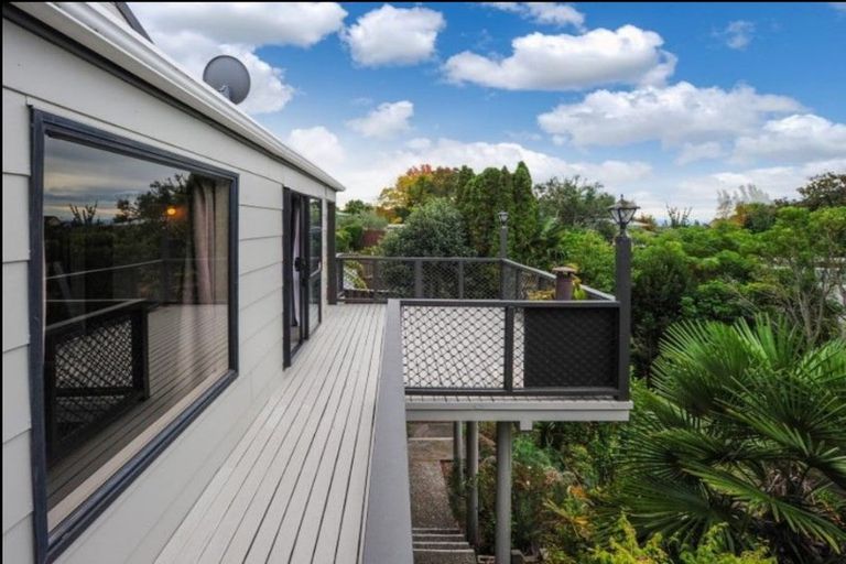 Photo of property in 21 Tauroa Road, Havelock North, 4130