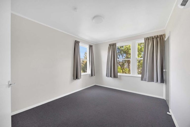 Photo of property in 8-10 Montgomery Avenue, Karori, Wellington, 6012