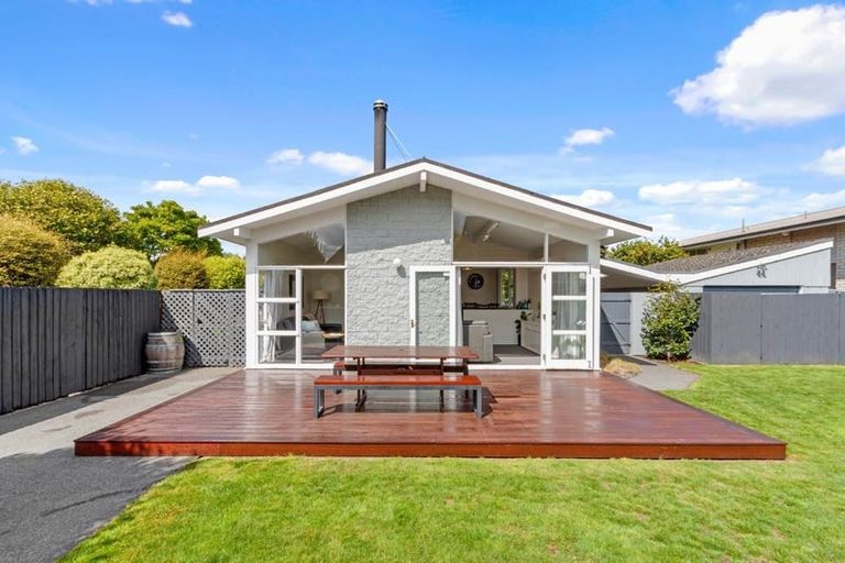 Photo of property in 24 Highfield Place, Avonhead, Christchurch, 8042