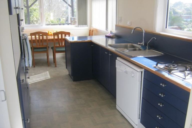 Photo of property in 18 Weatherly Road, Torbay, Auckland, 0630