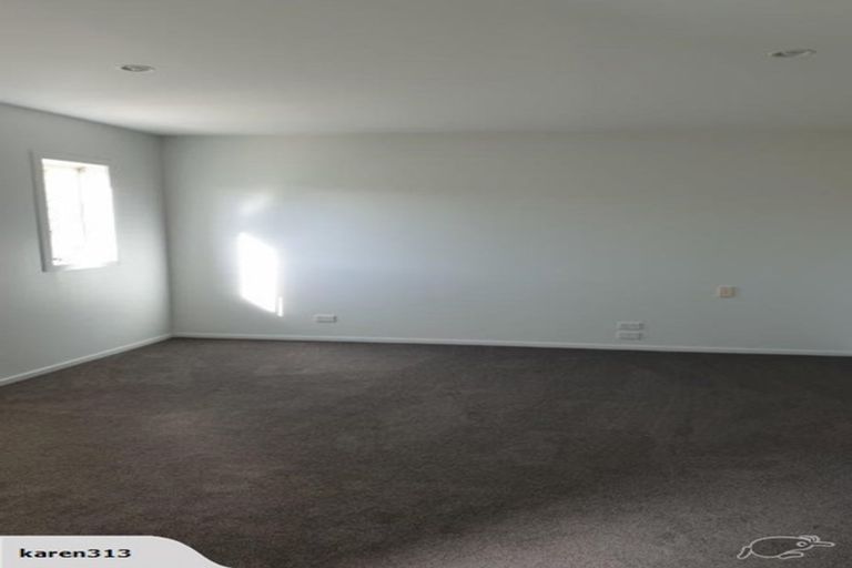 Photo of property in 3/14 Fields Parade, Oteha, Auckland, 0632