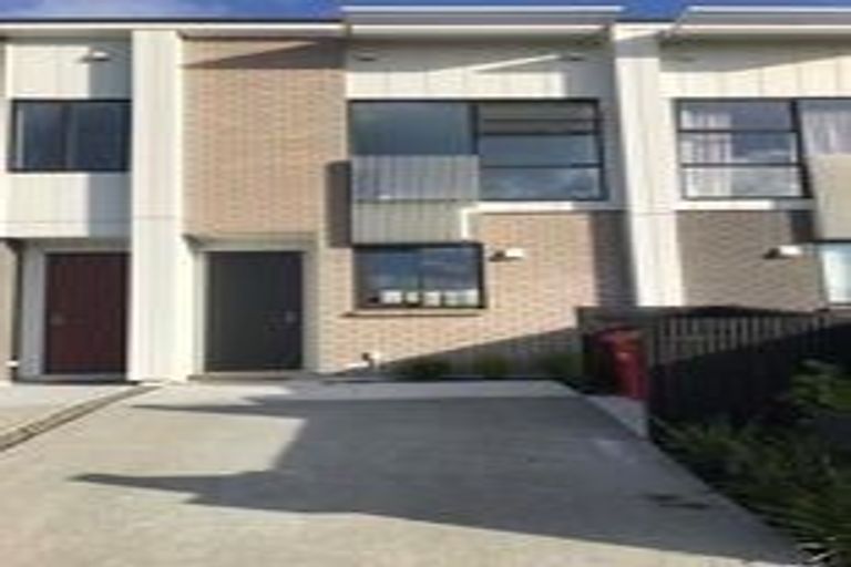 Photo of property in 35a O'meara Street, Swanson, Auckland, 0614