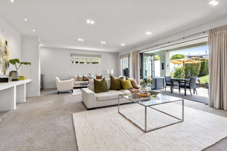 Photo of property in 39 Williamson Avenue, Belmont, Auckland, 0622