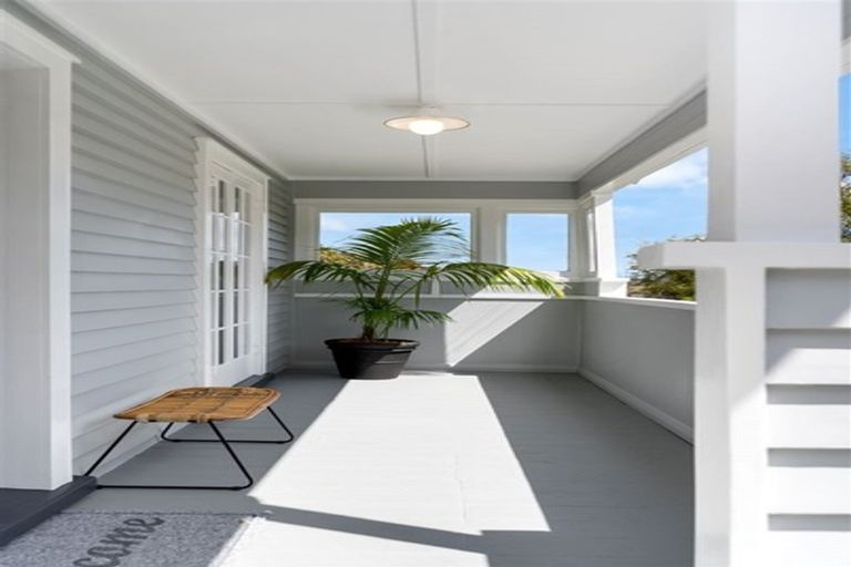 Photo of property in 30 Neptune Avenue, Beach Haven, Auckland, 0626