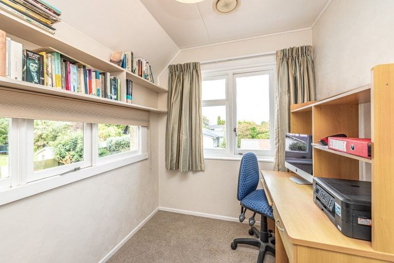 Photo of property in 15 Selwyn Crescent, College Estate, Whanganui, 4500