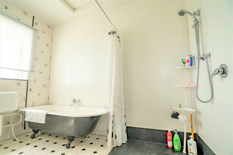 Photo of property in 5 Pearce Street, Bluff, 9814