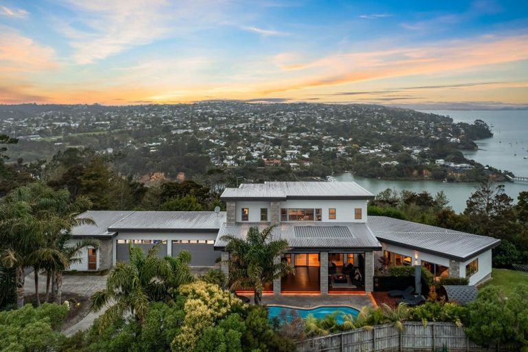 Photo of property in 1 Te Kawau Pass, Greenhithe, Auckland, 0632